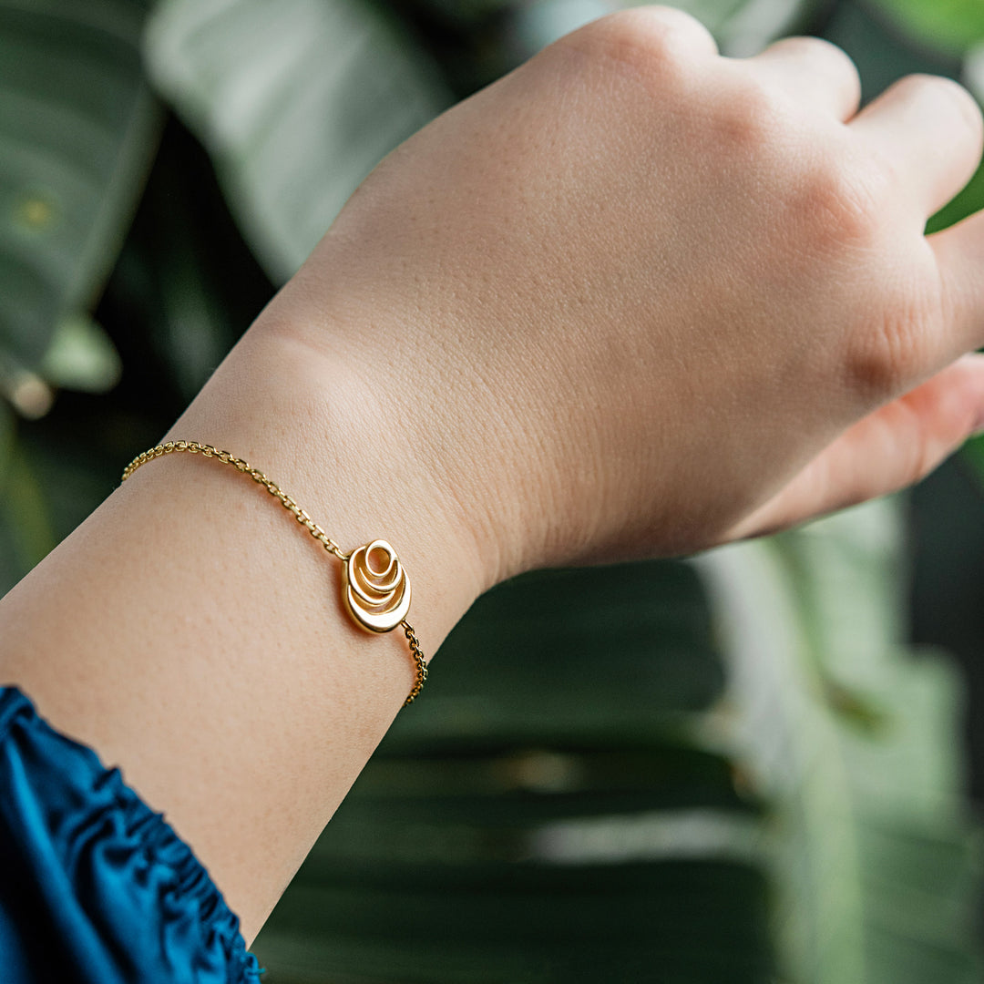 Signature Solo Rose Bracelet, earrings, stud earrings, anklet, bracelet, necklace, ring, 18k gold vermeil jewelry, online jewelry store, women jewelry, Roses Muse